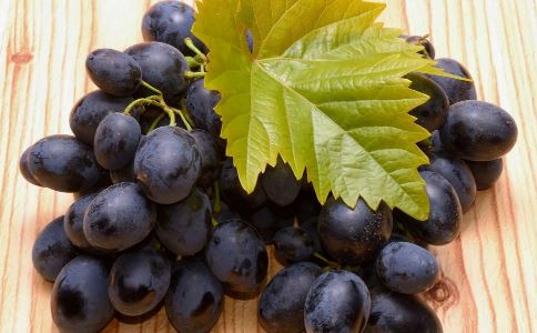 吃葡萄要注意什么 怎么吃葡萄好 吃葡萄有什么好处